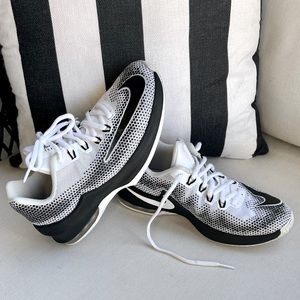 Nike AirMax Infuriate shoes ~ YOUTH size 4 (Big Boys)